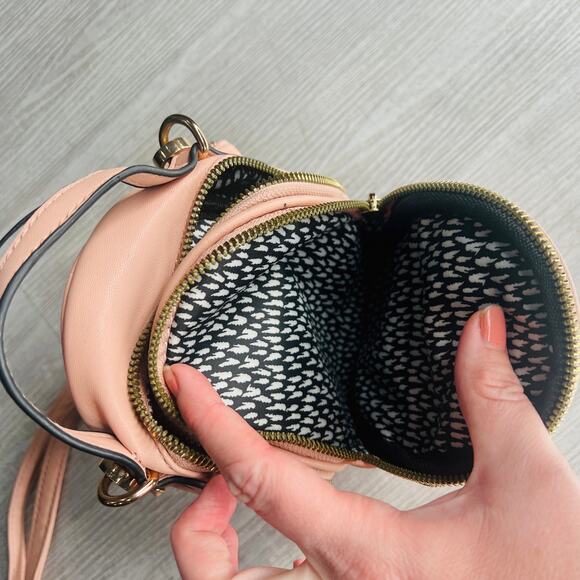 Pink mini purse with gold zipper and accents. - Picture 12 of 13